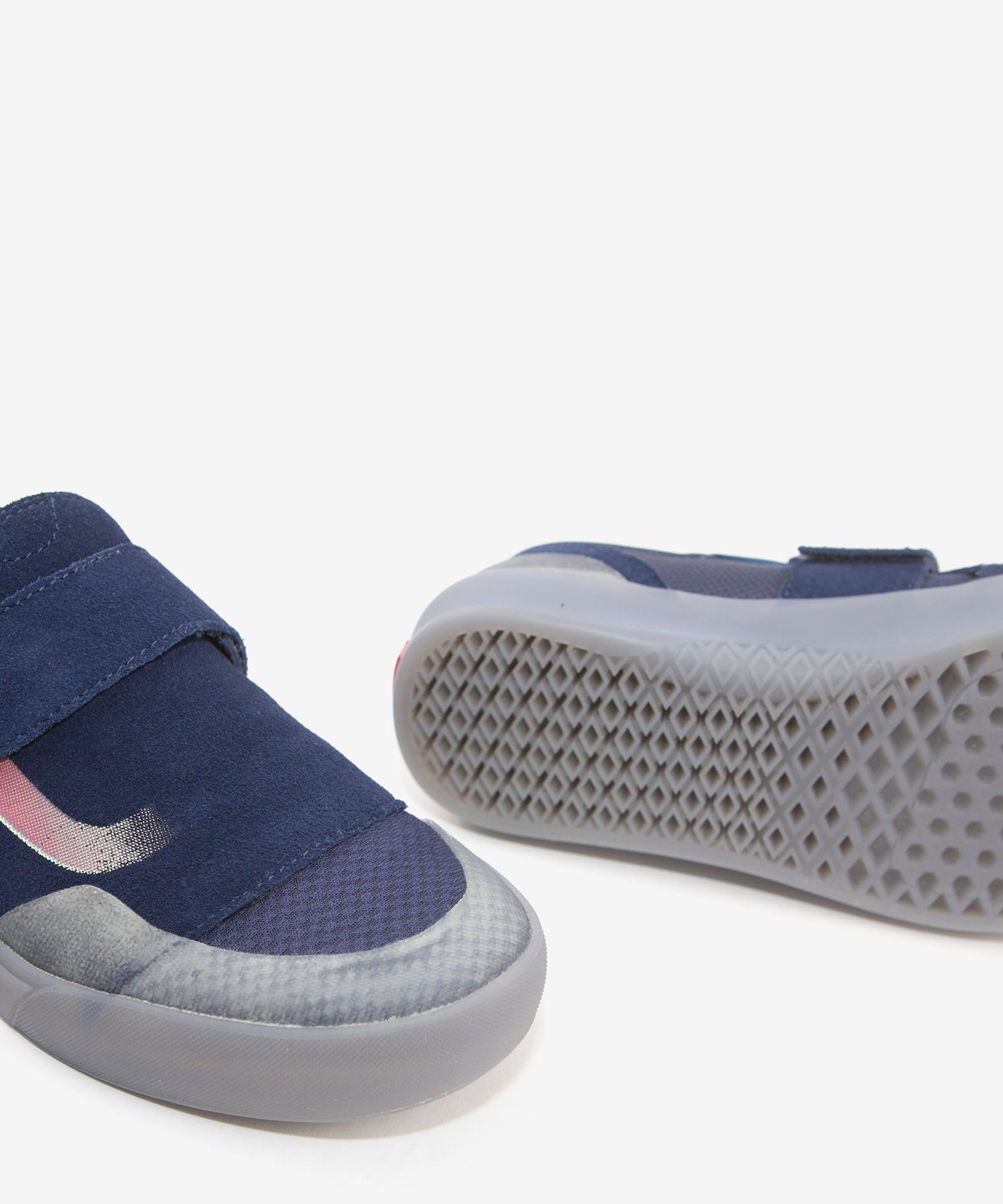 vans slip on pro 12